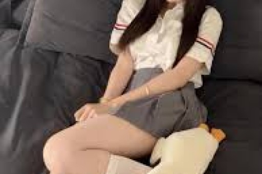 某顶流明星深夜被拍与神秘女子共进晚餐疑似新恋情曝光！
