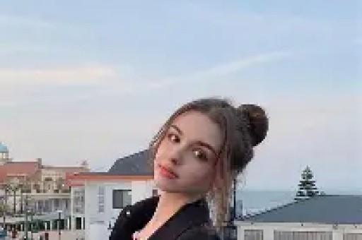 陈妍希疑似婚内出轨彭冠英？亲手喂食当众亲密陈晓也被曝和林允关系暧昧！